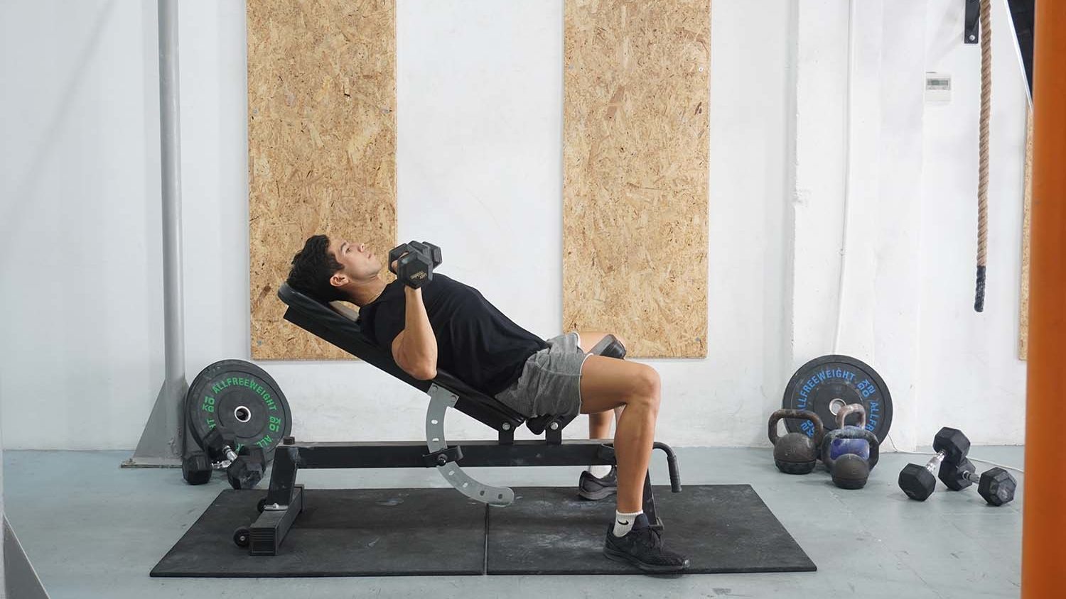 Proper Angle for the Incline Bench Press and How to Do It Safely